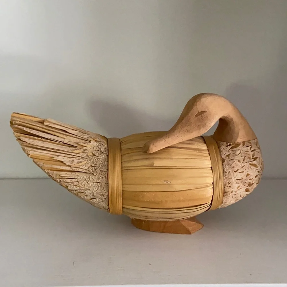 Reed /Straw Display Duck Figure Home Decor